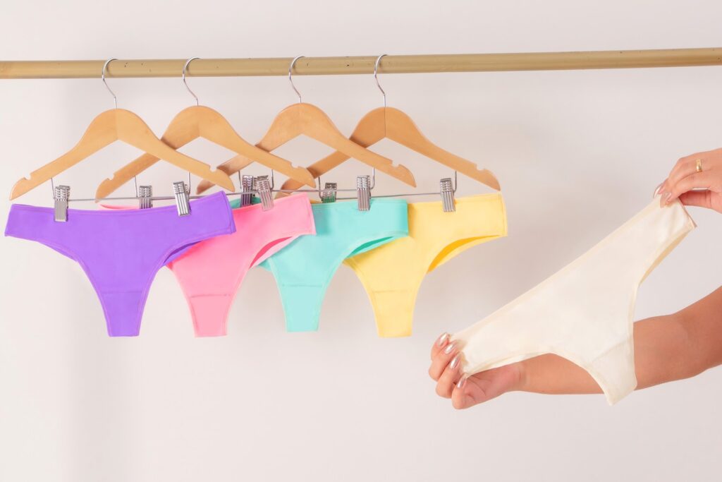 Por que a calcinha básica é indispensável no guarda-roupa feminino?